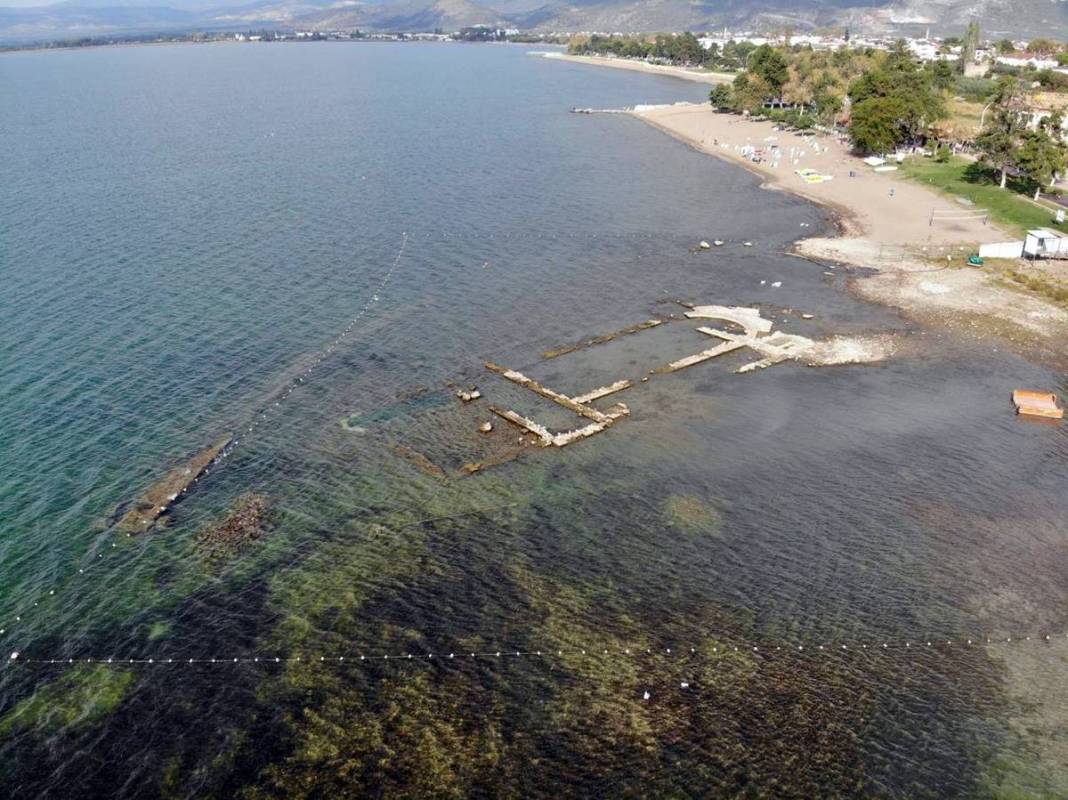 Kuraklık, iki bin yıllık tarihi eseri ortaya çıkardı 4